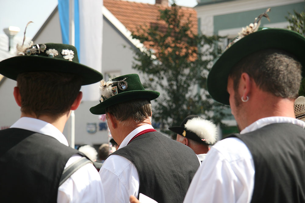 Tänzer beim Schäfflertanz in Erding
